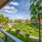 Stylish 2bdr Flat With Pool In Salgados By Lovelystay