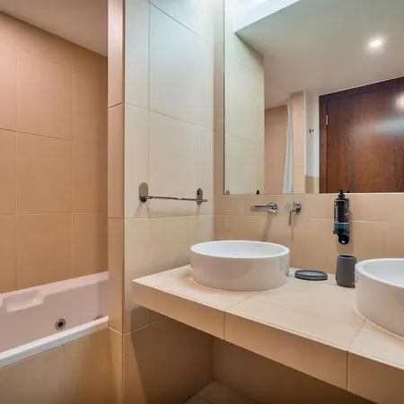 Appartement Stylish 2bdr Flat With Pool In Salgados By Lovelystay *