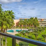 Lejlighed Stylish 2bdr Flat With Pool In Salgados By Lovelystay