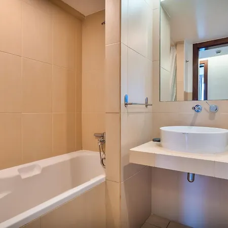 Stylish 2bdr Flat With Pool In Salgados By Lovelystay Apartamento *