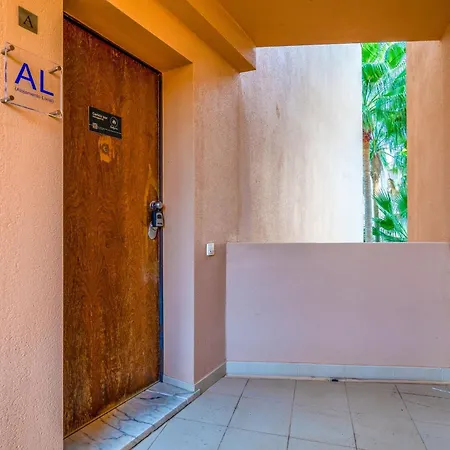 Apartamento Stylish 2bdr Flat With Pool In Salgados By Lovelystay Albufeira