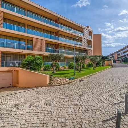 Stylish 2bdr Flat With Pool In Salgados By Lovelystay * البوفيرا