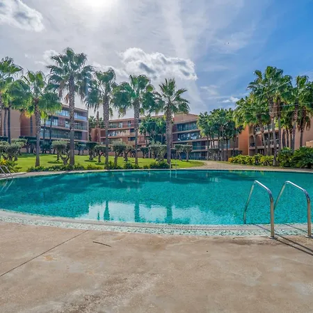 Stylish 2bdr Flat With Pool In Salgados By Lovelystay Lejlighed