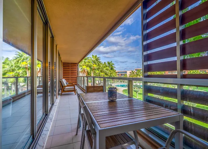 Stylish 2bdr Flat With Pool In Salgados By Lovelystay