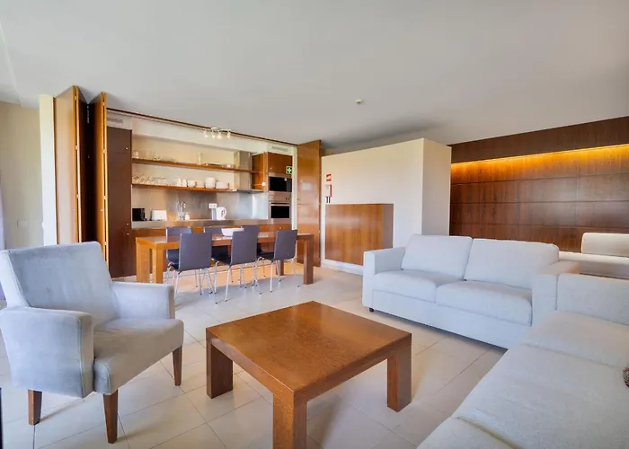 Stylish 2bdr Flat With Pool In Salgados By Lovelystay * Албуфейра