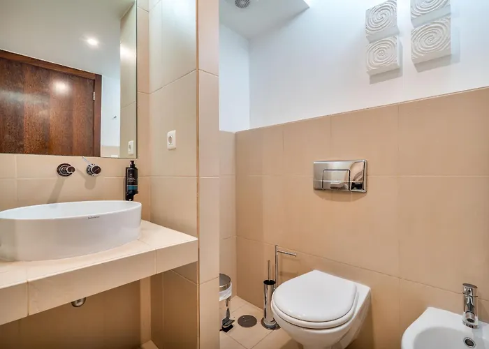 Stylish 2bdr Flat With Pool In Salgados By Lovelystay Апартаменти