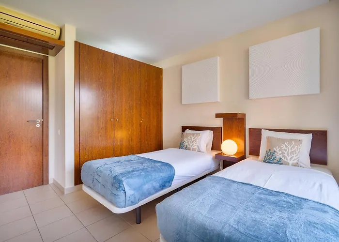 Апартаменти Stylish 2bdr Flat With Pool In Salgados By Lovelystay Албуфейра