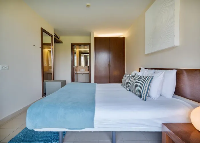 Апартаменти Stylish 2bdr Flat With Pool In Salgados By Lovelystay Албуфейра