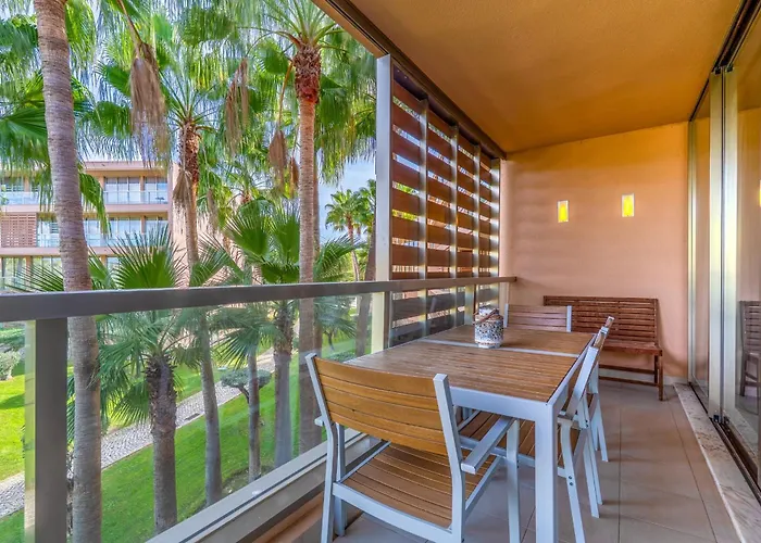 Stylish 2bdr Flat With Pool In Salgados By Lovelystay Апартаменти