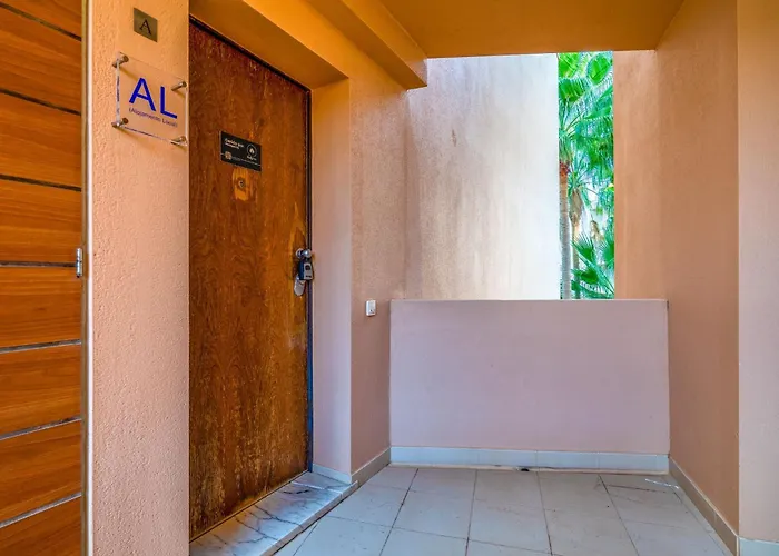 Апартаменти Stylish 2bdr Flat With Pool In Salgados By Lovelystay Албуфейра