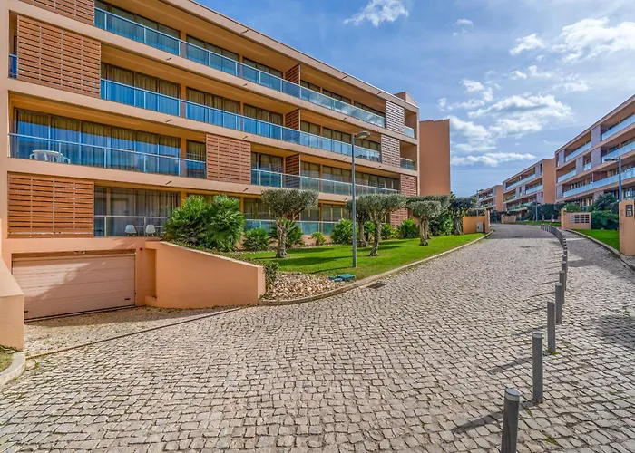 Stylish 2bdr Flat With Pool In Salgados By Lovelystay * Албуфейра