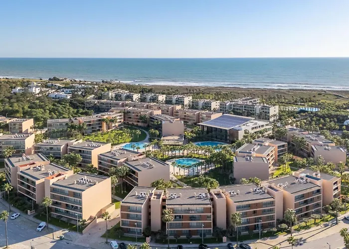 Апартаменти Stylish 2bdr Flat With Pool In Salgados By Lovelystay *