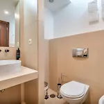 Stylish 2bdr Flat With Pool In Salgados By Lovelystay Apartamento